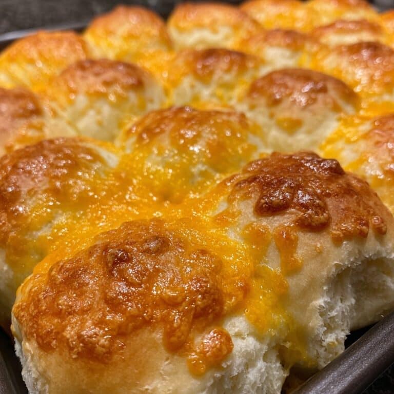 Irresistible Baked Cheese Buns: Best Homemade Rolls Recipe